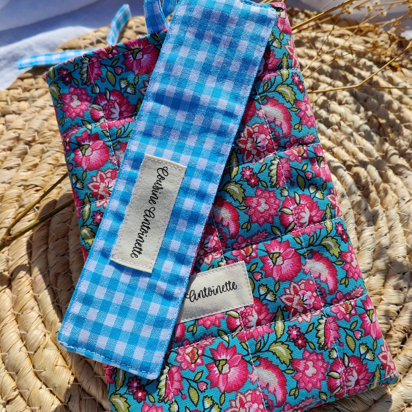 Détail tissu extérieur motif coloré housse livre de poche Malabar fait main