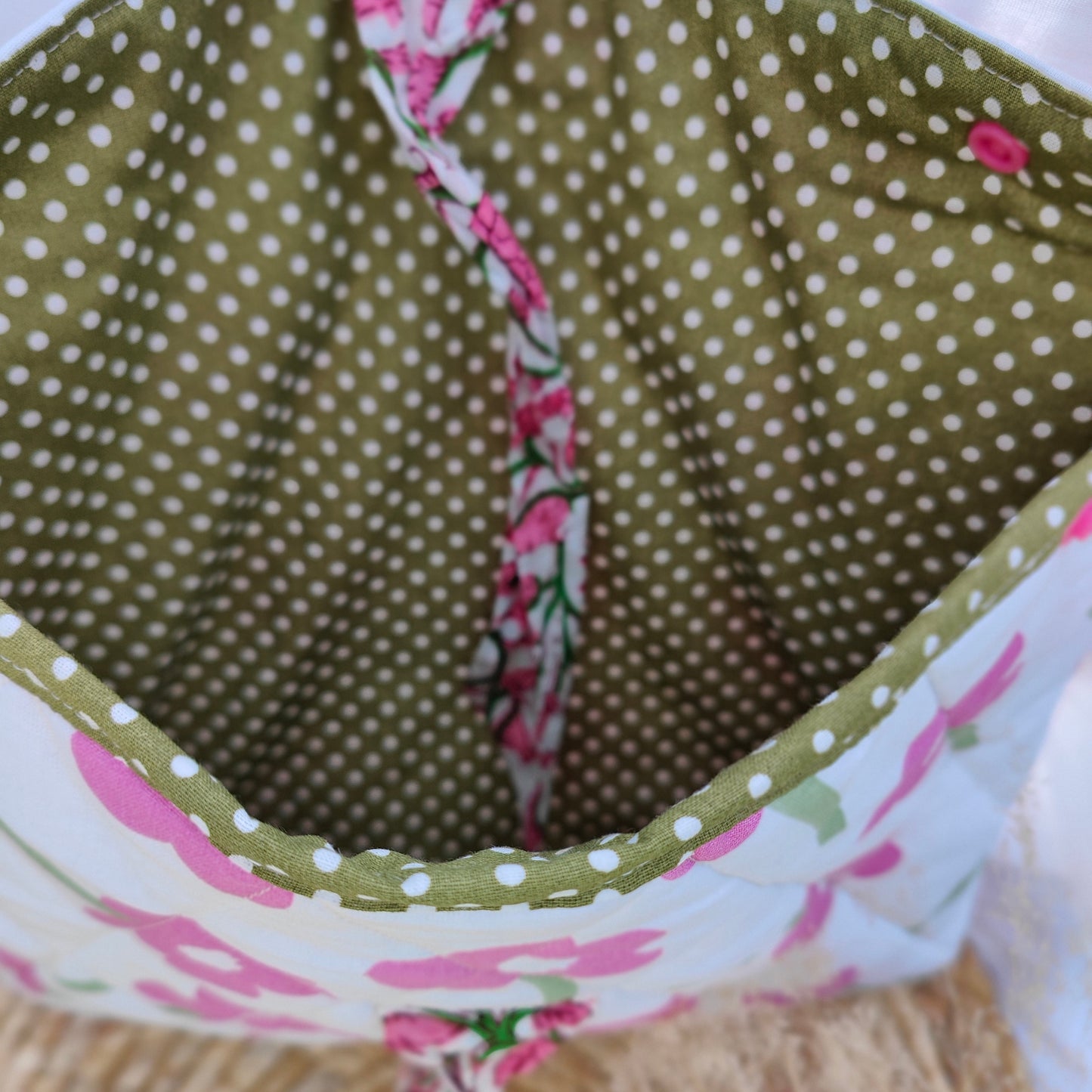 Housse ordinateur portable artisanale Jasmin - Détail intérieur olive à pois blanc - Cousine Antoinette