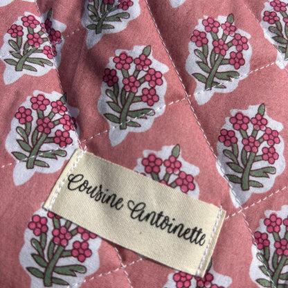 Sac à main artisanal Emilien Bouquet Rouge matelassé imprimé Liberty rouge - porté bandoulière - Cousine Antoinette
