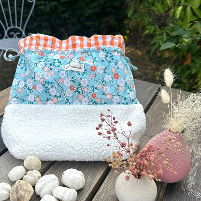 Sac pochon Oscar Capucine ouvert doublure coton fleuri style Liberty sherpa polyvalent fait main France
