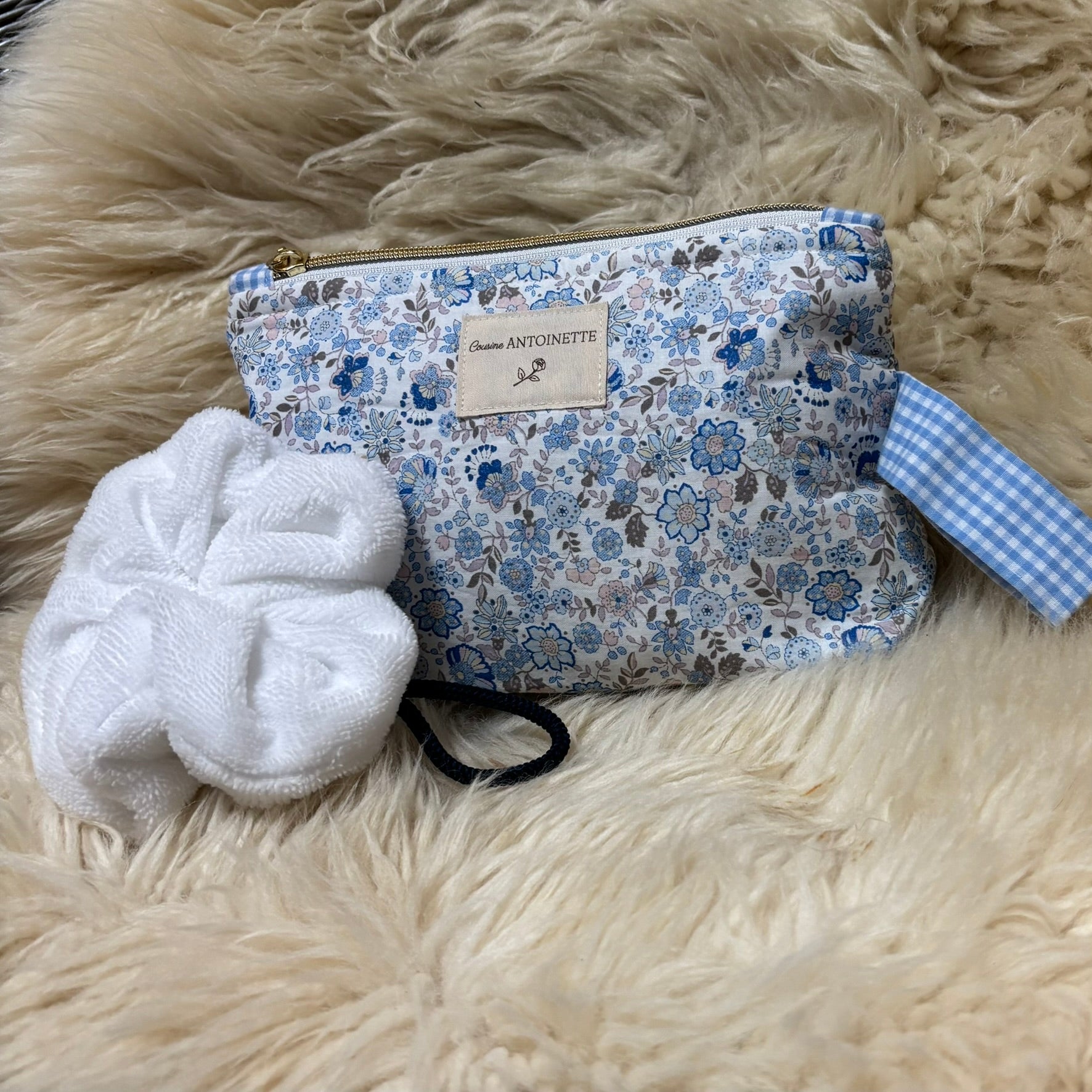 Création artisanale pochette Colette motif fleuri tissu certifié Oeko-Tex® France
