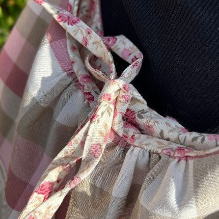Détail fermeture lien et anse fleurie - sac Lune Caro Roselin porté épaule
