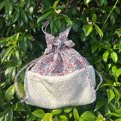 Sac pochon Oscar Clématite sherpa blanc coton fleuri style Liberty bleu fait main France polyvalent

