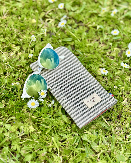 Étui à lunettes Deauville Safran rayé, cousu main en France – Cousine Antoinette
