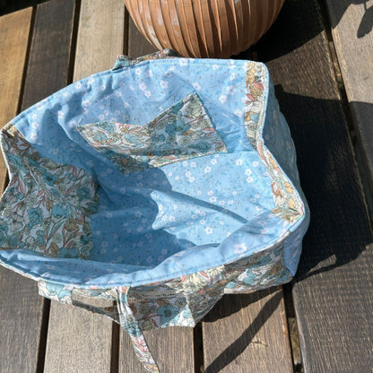 Sac bandoulière Emilien Iris artisanal matelassé avec fermeture aimantée - détail finition - Cousine Antoinette
