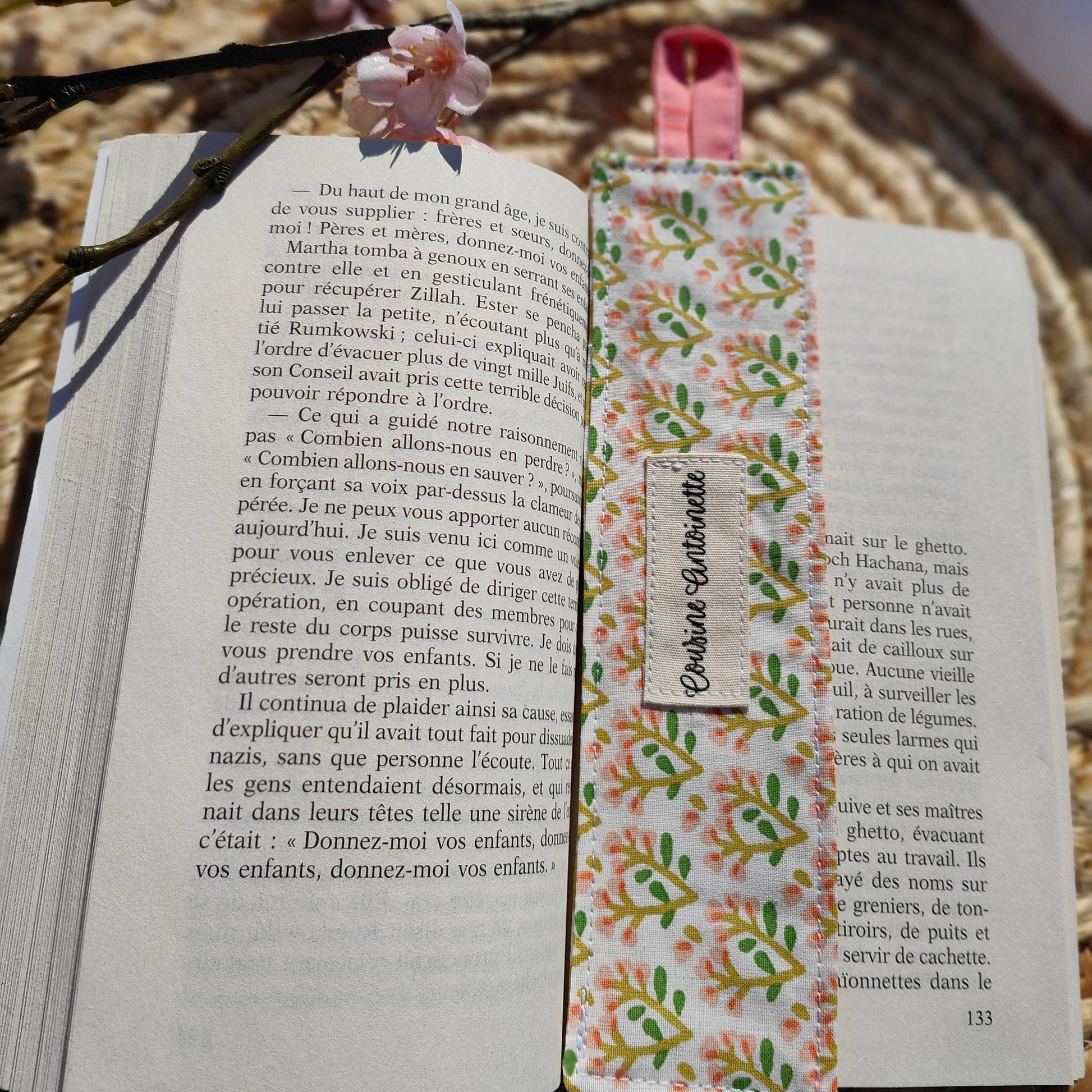 Marque-page Anisette artisanal recto-verso motif pastel et carreaux sorbet, 100% coton Oeko-Tex, fait main Angers
