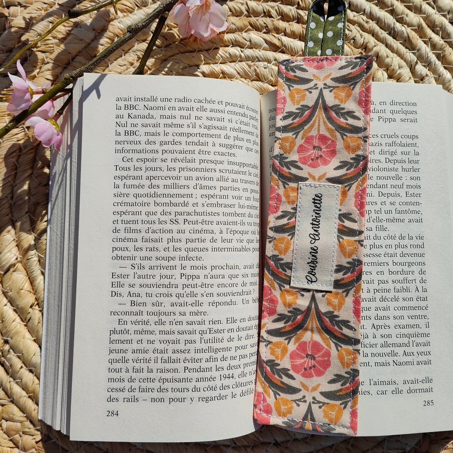 Marque-page Matcha artisanal recto-verso motif vert et saumon, 100% coton Oeko-Tex, fait main Angers
