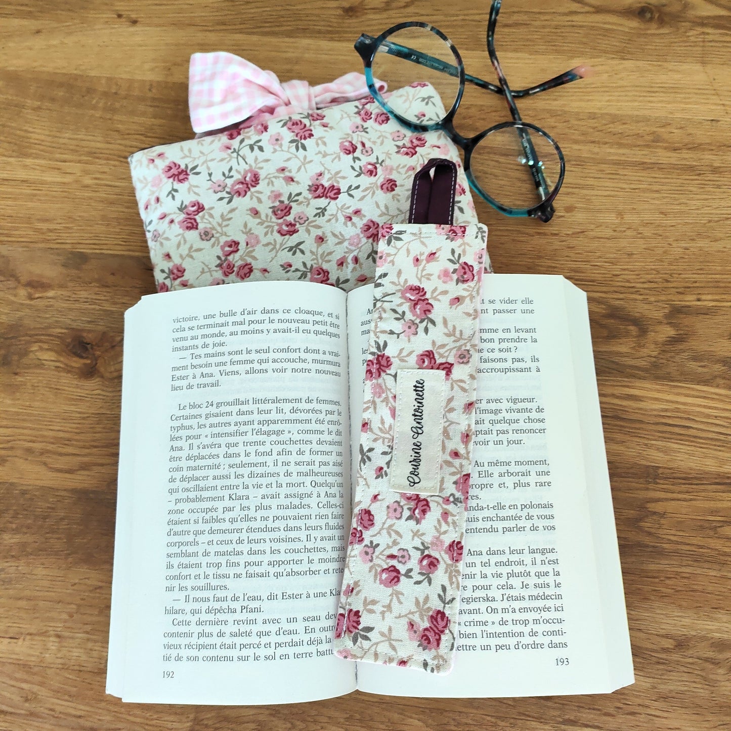 Marque-page Oxalys artisanal recto-verso motif violet et vichy rose, 100% coton Oeko-Tex, fait main Angers
