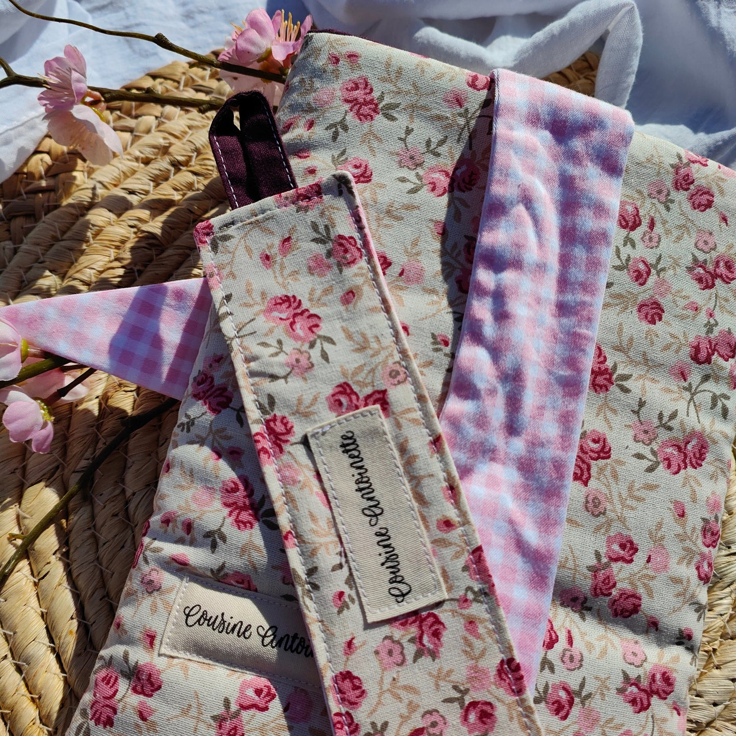 Vue intérieur housse livre broché Oxalys doublure aubergine 100% coton
