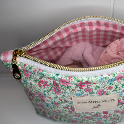 Doublure vichy rose pochette Colette Rose Fleuri, finitions artisanales françaises