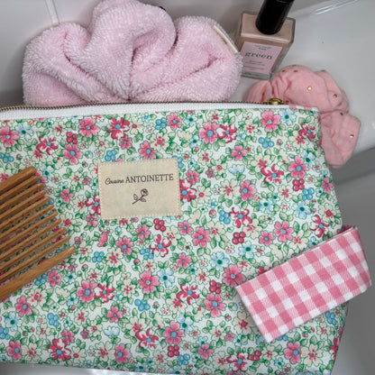 Pochette Colette Rose Fleuri 24x15x7 cm pour essentiels beauté et accessoires, pièce unique fait main
