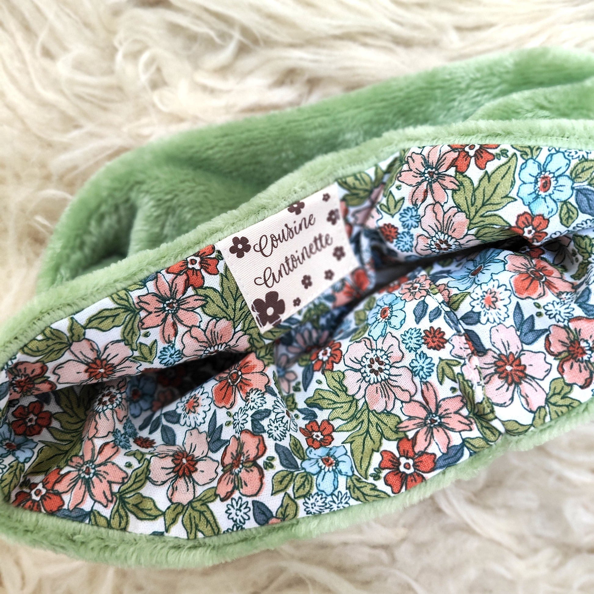 Snood Arty porté par un enfant, confort et chaleur pour l'hiver
