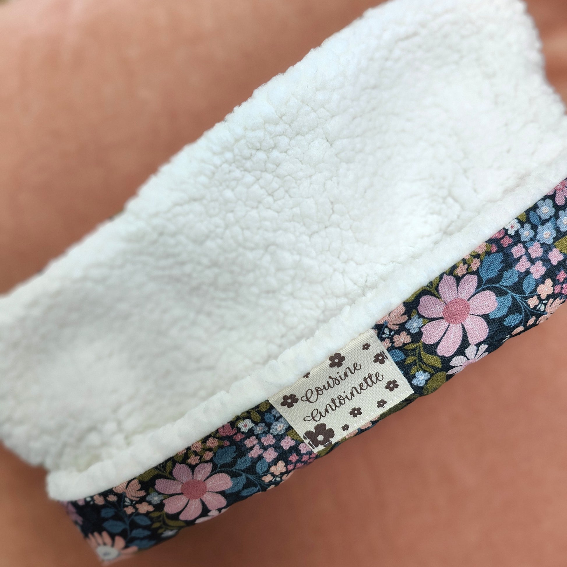 Détail du snood Lucile pour enfant, doublure coton certifié Oeko-Tex
