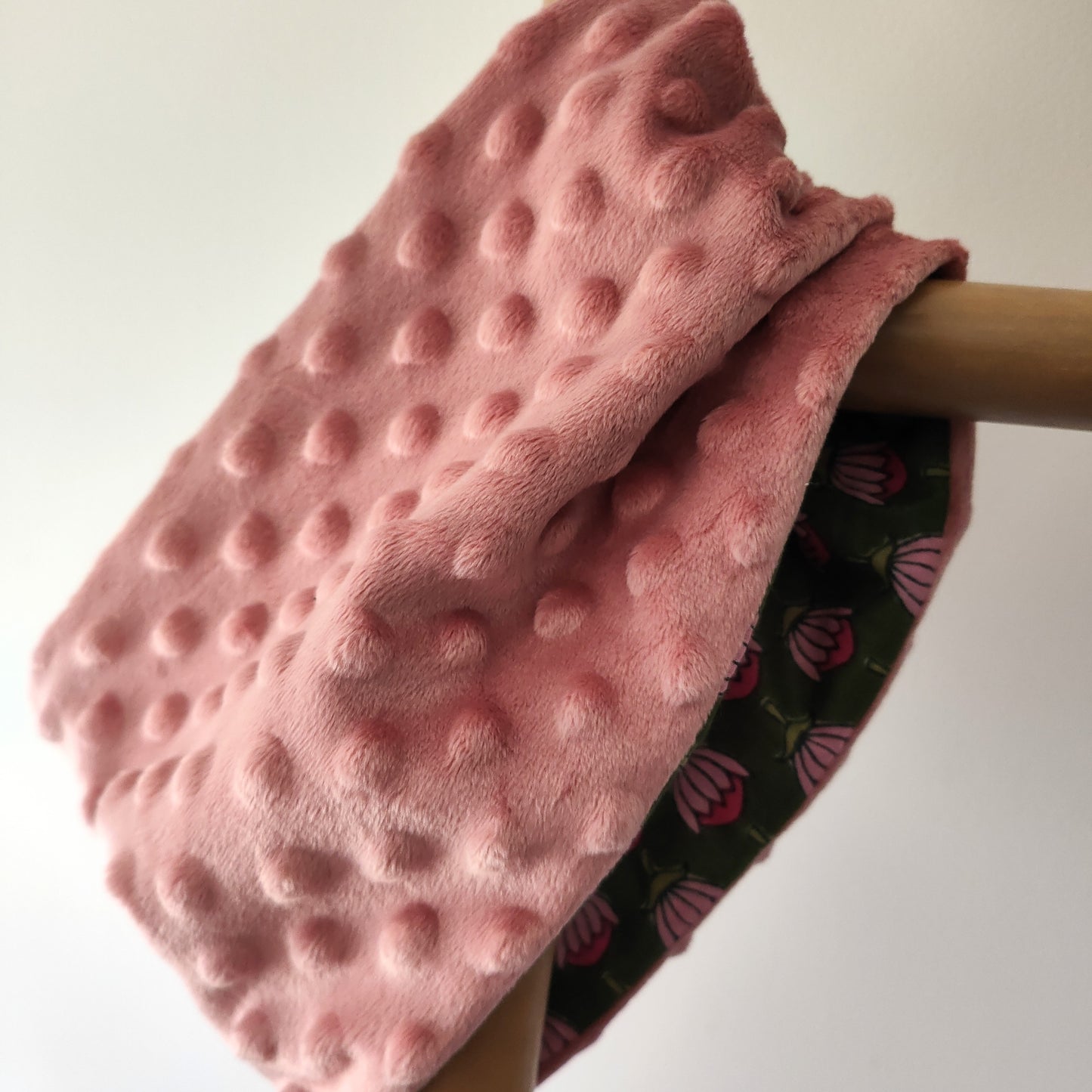 Snood enfant Indi en minky doux et moelleux, coloris uni
