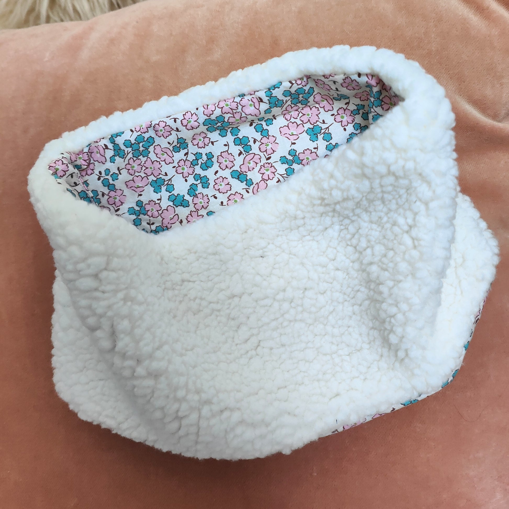 Détail du snood Pervenche pour enfant, doublure coton certifié Oeko-Tex
