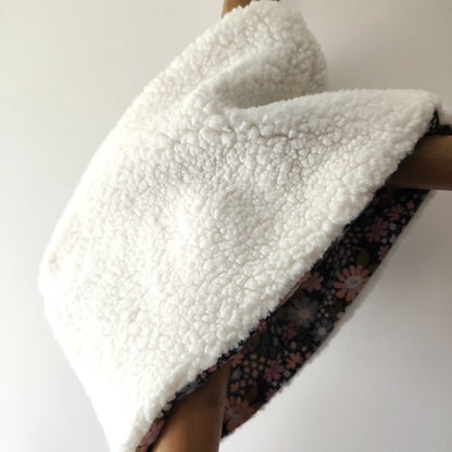 Snood enfant Lucile en sherpa doux et moelleux, coloris pastel
