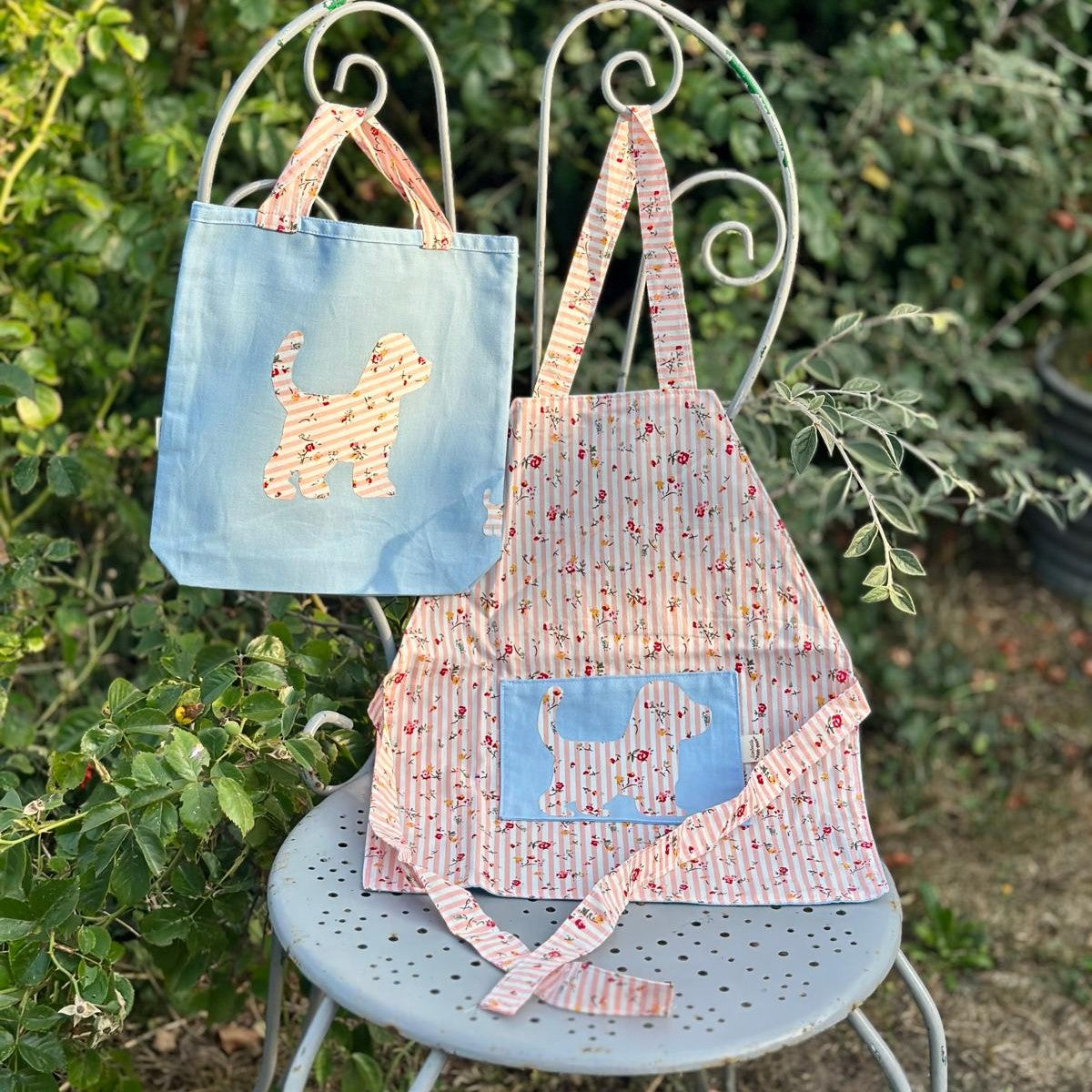 Tablier enfant motif Wouf - Réversible en coton Oeko-Tex
