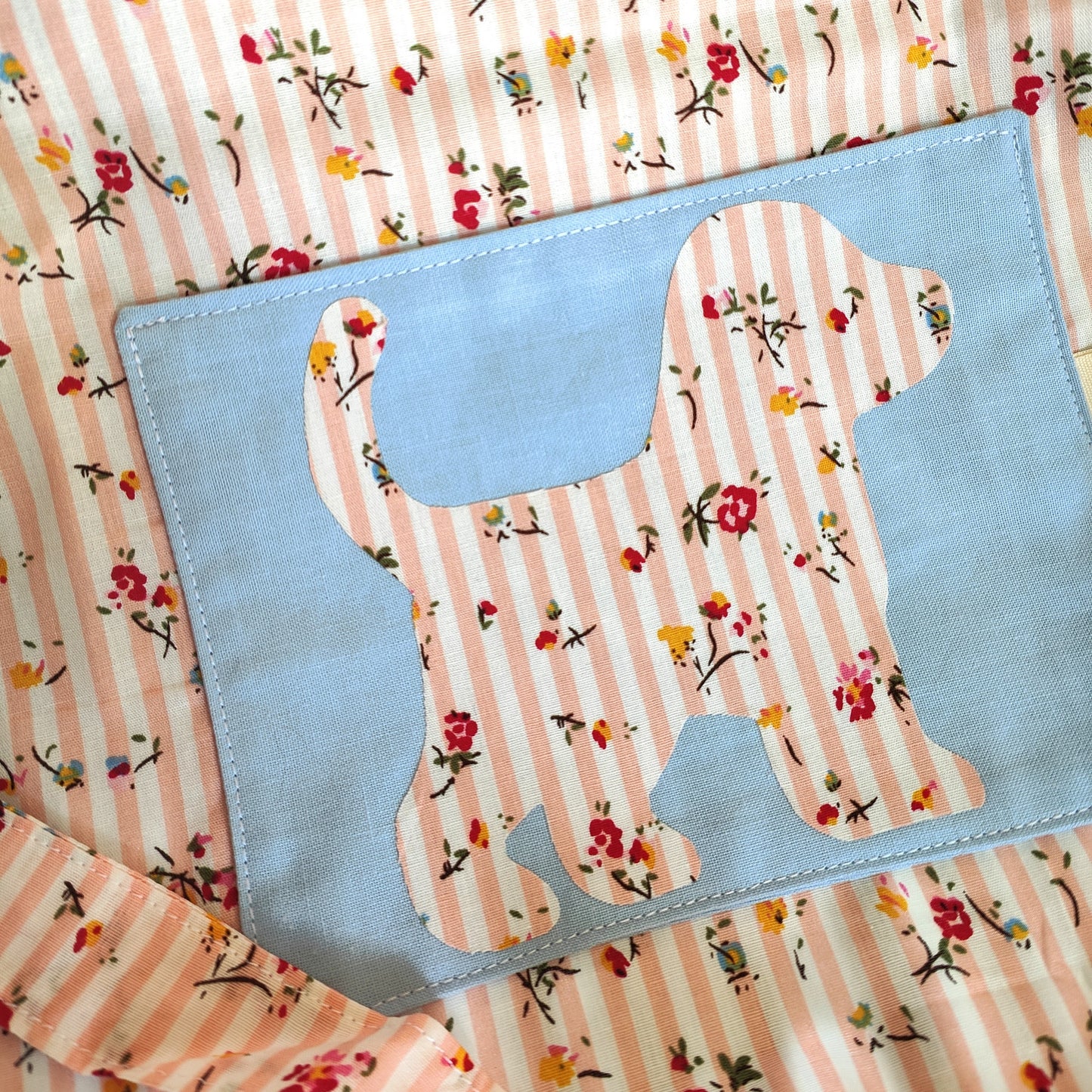 Tablier enfant motif Wouf - Réversible en coton Oeko-Tex
