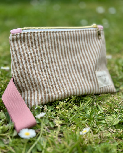 Trousse zippée Deauville Blush – coton rayé Oeko-Tex, série limitée, cousue main en France – Cousine Antoinette
