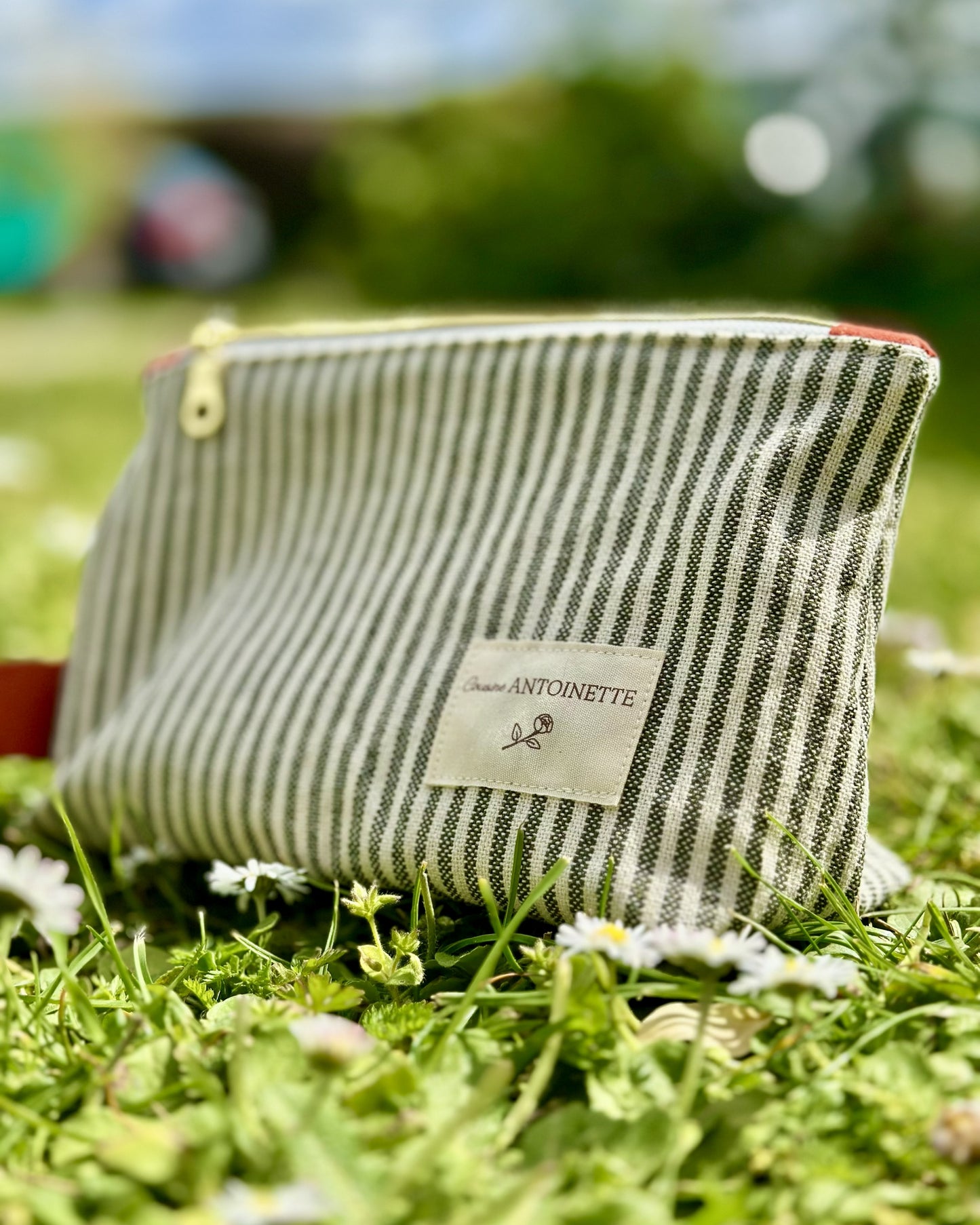 Trousse zip Deauville Safran coordonnée à l'ensemble Week-end – Cousine Antoinette
