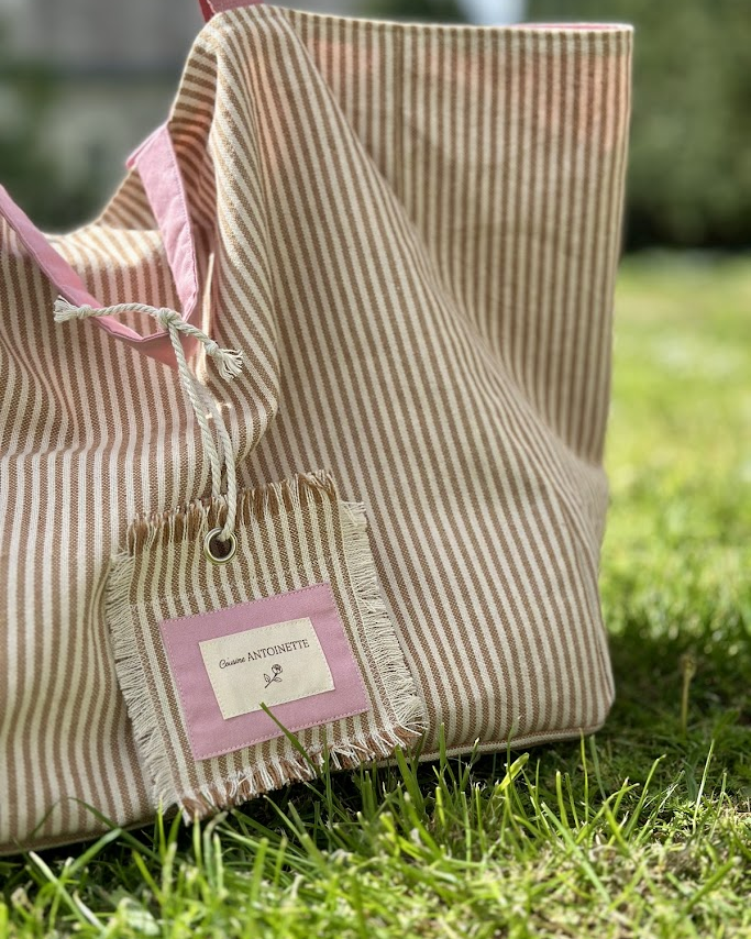 Sac week-end le Deauville Blush vue de côté volume - Cousine Antoinette

