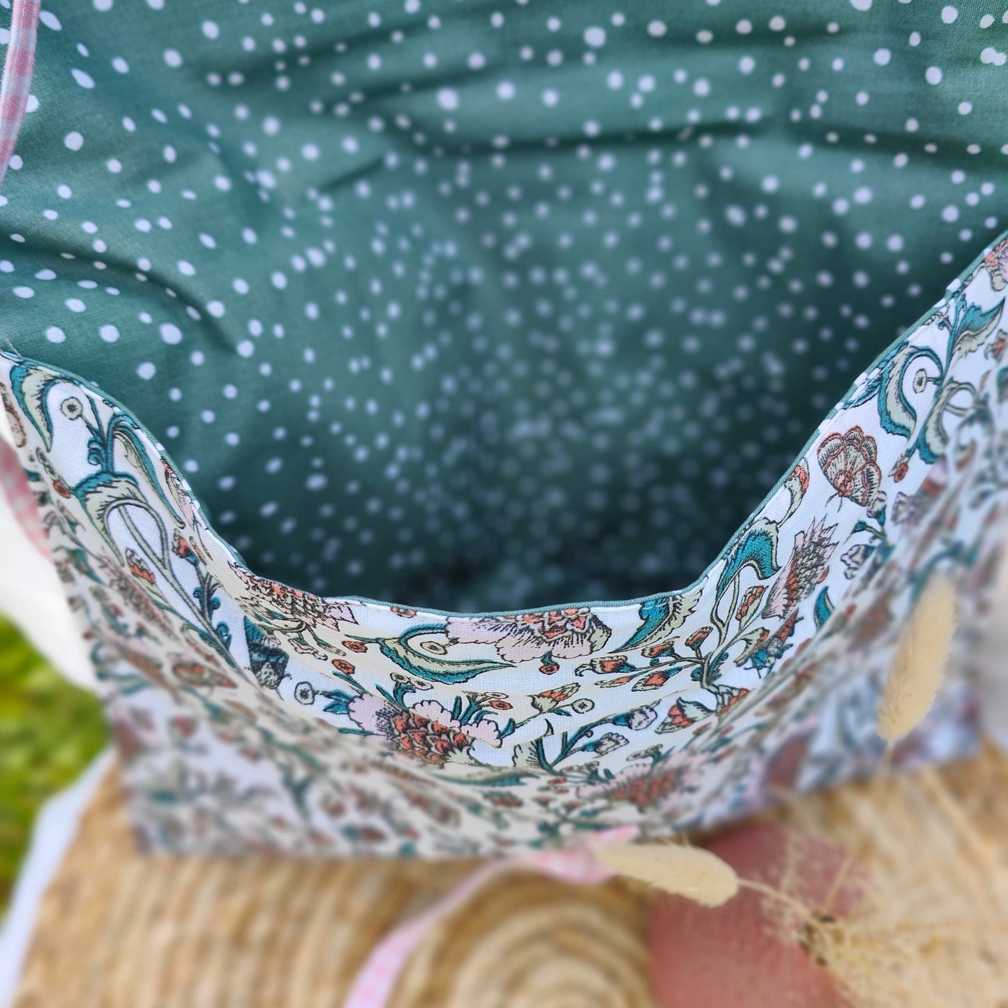 Housse ordinateur portable artisanale Papillon - Détail intérieur vert et fermeture nouettes - Cousine Antoinette
