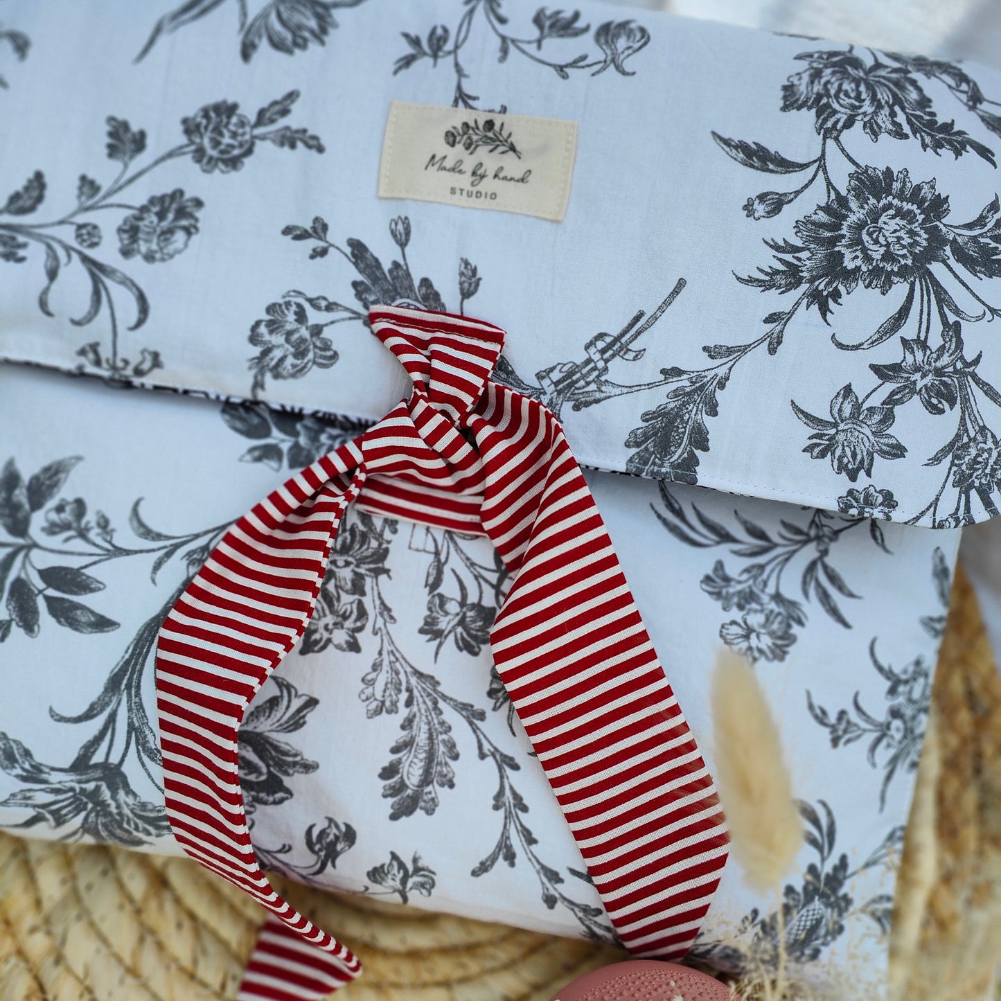 Housse ordinateur portable artisanale en coton - Vue de face - Cousine Antoinette
