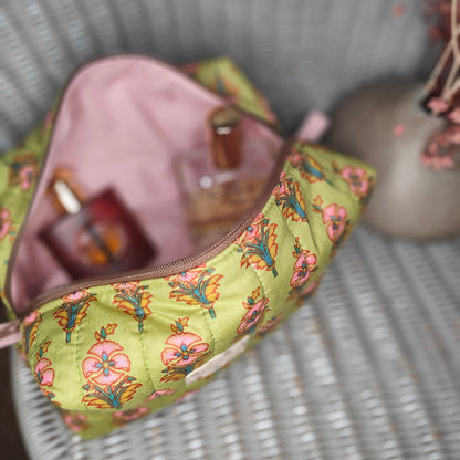 Intérieur rose poudré de la grande trousse de toilette Mahal artisanale française