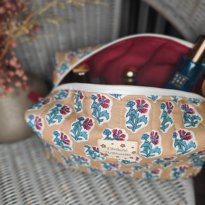 Intérieur rose poudré de la grande trousse de toilette Bouquet Rouge artisanale française